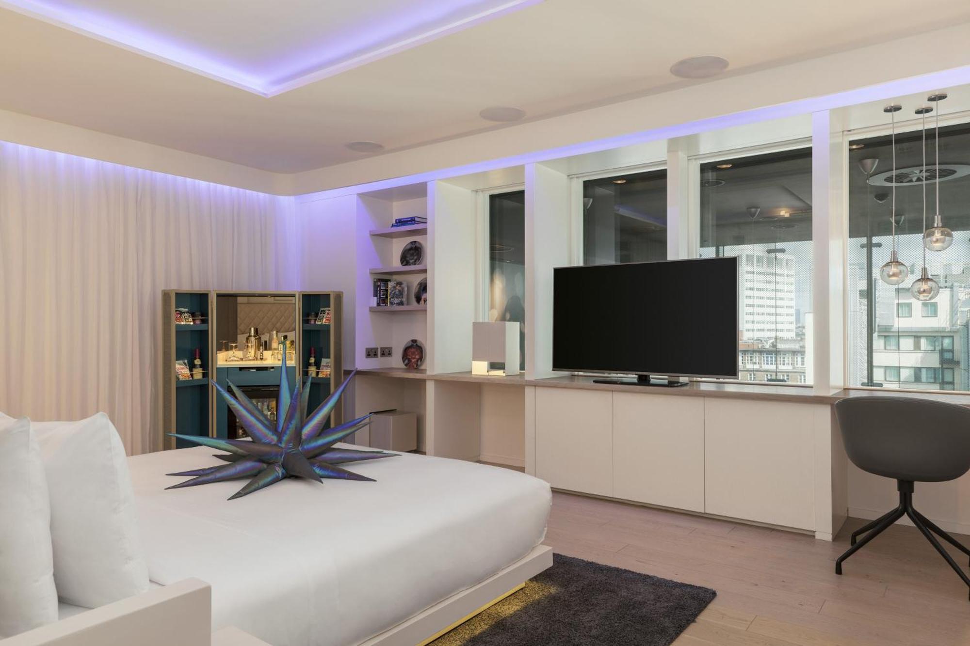 W Hotel Londra